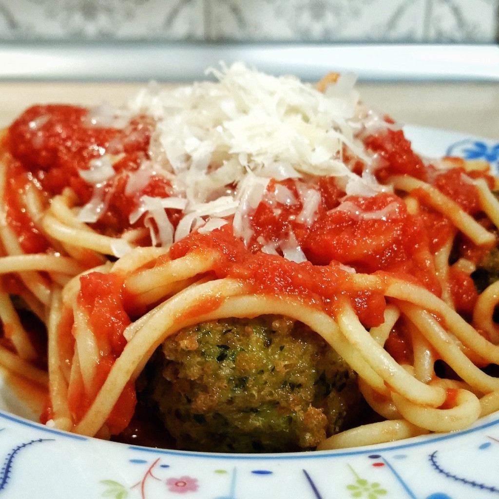 Spaghetti con le polpette di uova